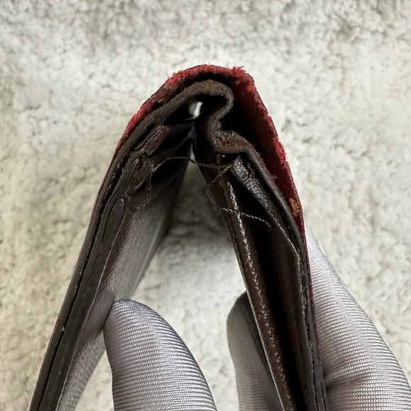 Authentic Louis Vuitton Damier wallet - Picture 5 of 13